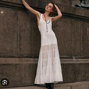 Elegant White Sleeveless Maxi Dress